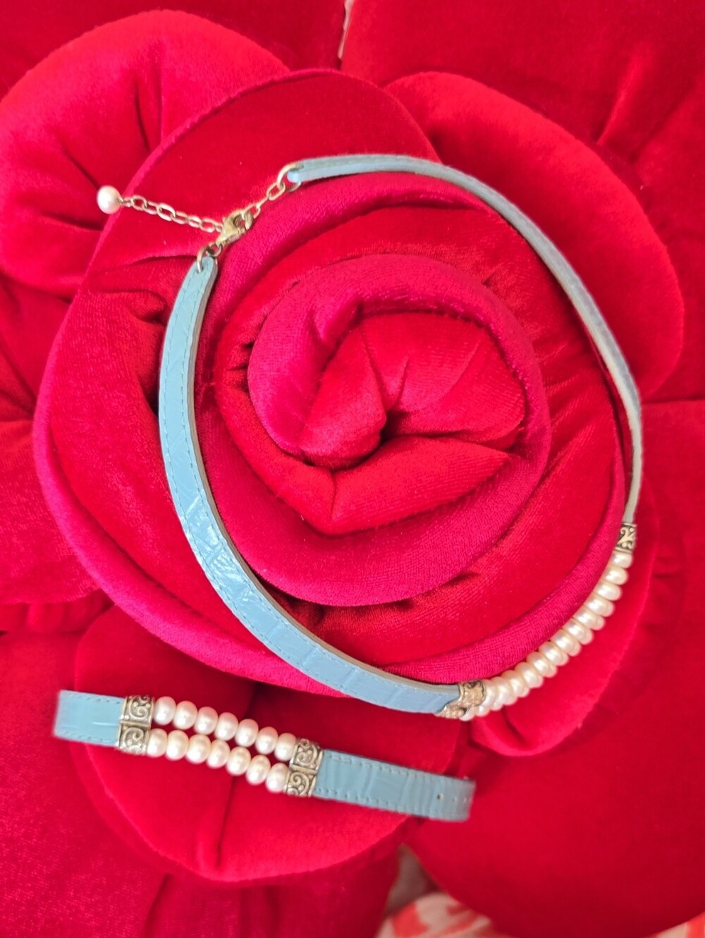 Elegant Honora Freshwater Pearls & Blue Leather Choker Necklace and Bracelet